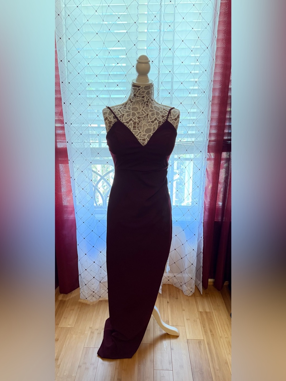 Elegant Women's Spaghetti-Strap Evening Dress in Deep Plum (134) - Picture 2 of 6